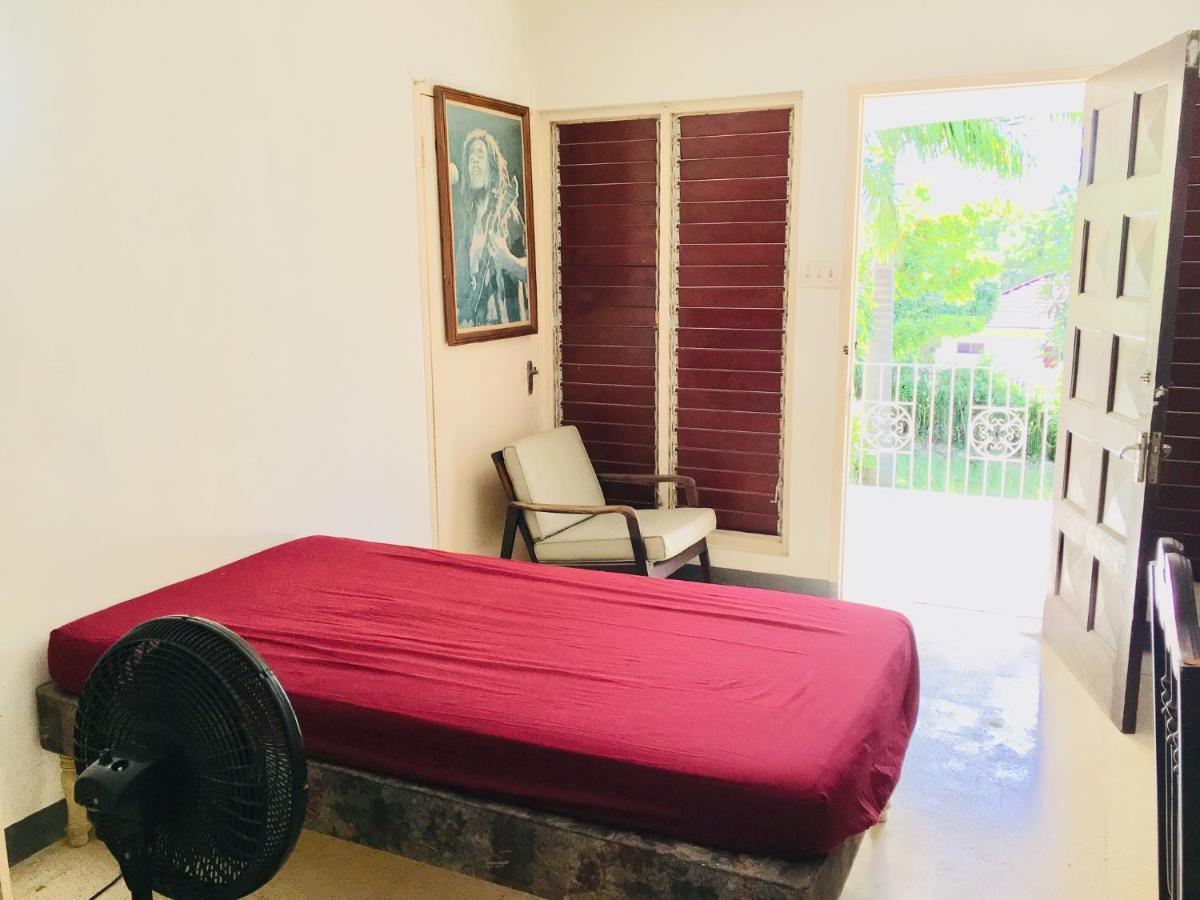 African Symbol Guest House Montego Bay Extérieur photo