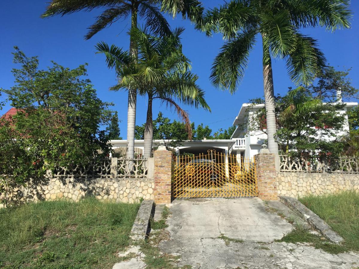 African Symbol Guest House Montego Bay Extérieur photo