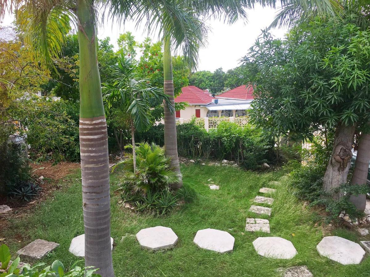 African Symbol Guest House Montego Bay Extérieur photo