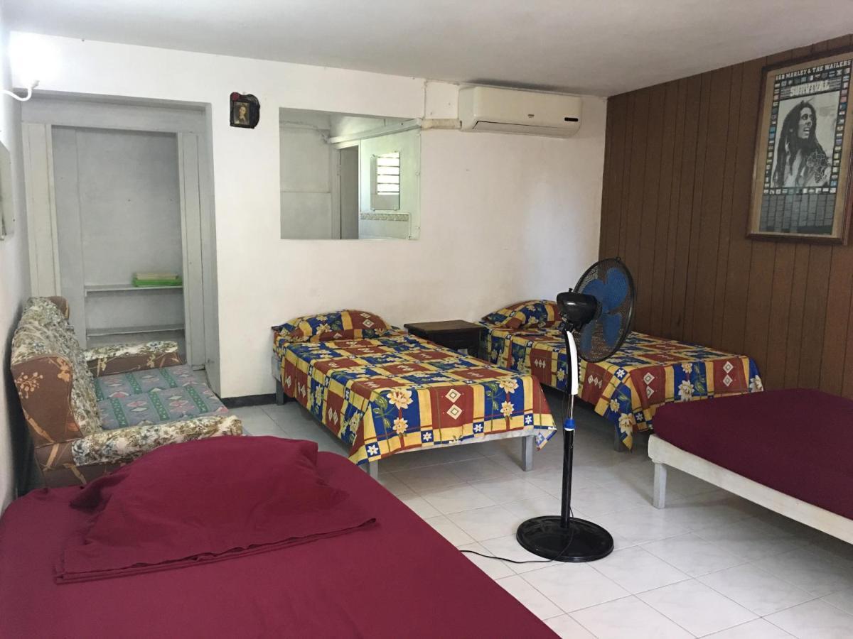 African Symbol Guest House Montego Bay Extérieur photo