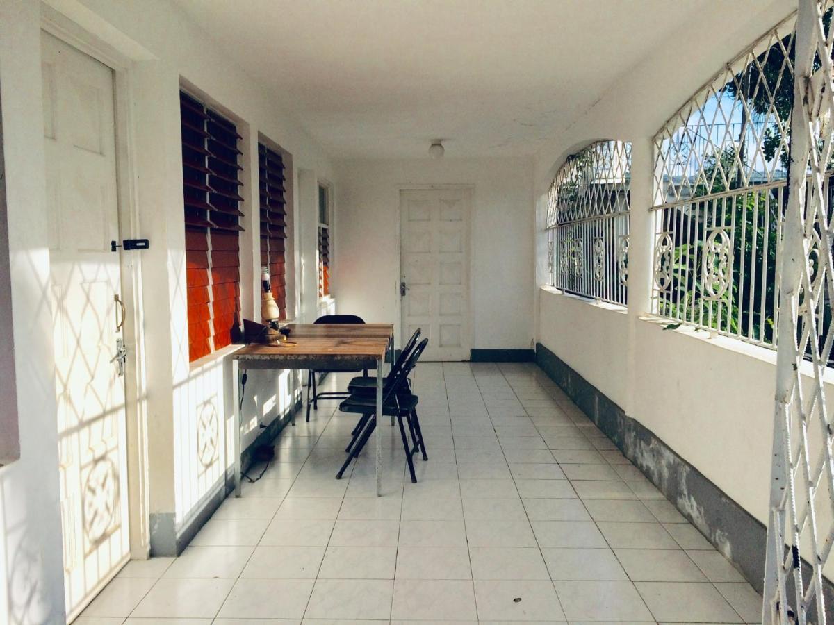 African Symbol Guest House Montego Bay Extérieur photo