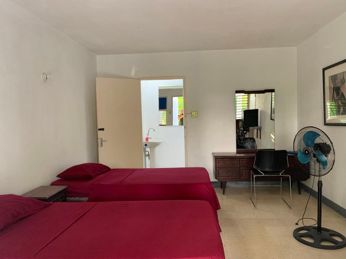 African Symbol Guest House Montego Bay Extérieur photo