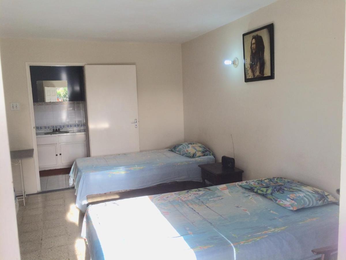 African Symbol Guest House Montego Bay Extérieur photo