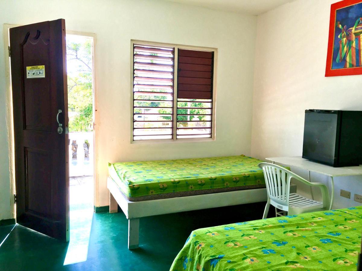 African Symbol Guest House Montego Bay Extérieur photo