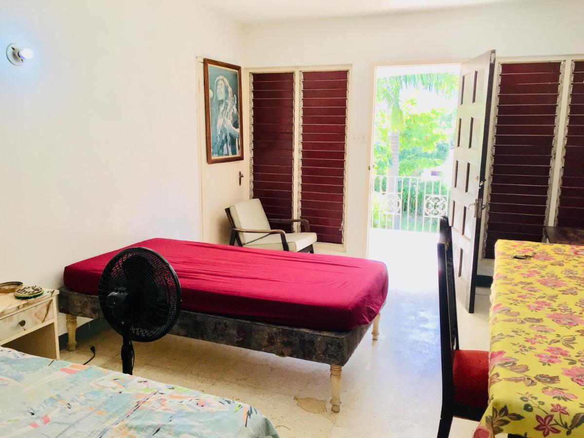 African Symbol Guest House Montego Bay Extérieur photo